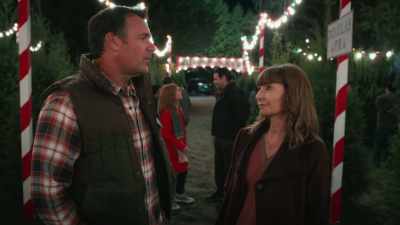 - Um, he is no longer with us.
- Oh. - Zoey's Extraordinary Christmas