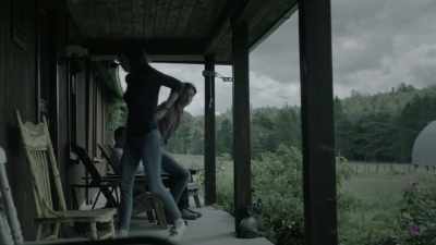 - Um... Helen... - Eyewitness