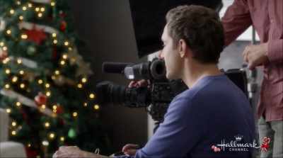 Um… I'll see you back
at the house. - Reunited at Christmas