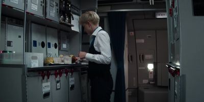 Um, hey, your scarf is, like, from two years ago. - The Flight Attendant