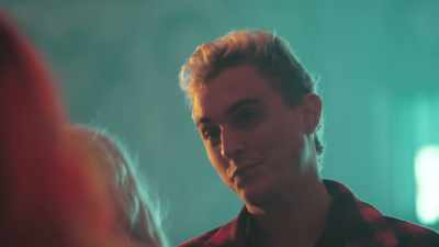 - Um, I just saw someone yesterday - Living for the Dead