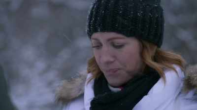 Um... I need to tell you this. - Christmas with the Campbells
