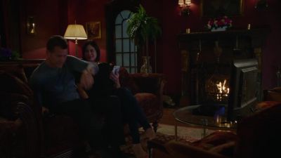 - Um, I'll let you two talk.
- Ah. Thanks. - Good Witch