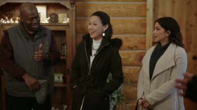 Um, I'm Lisa, this
is my husband Eddie, - Cloudy with a Chance of Christmas