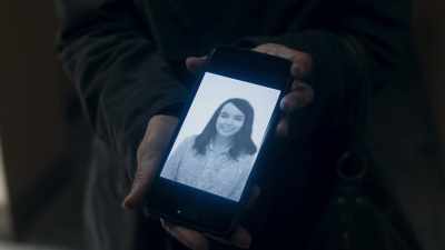 Um... I'm looking for this woman. - Killing Eve