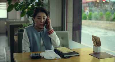 Um just came out - Kim Ji-young, Born 1982