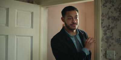 Um, you know what would keep me
nice and calm? A kebab and chips. - Bad Sisters