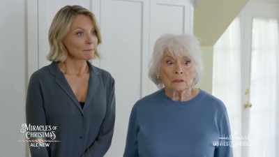 Um... Laurel,
can I speak with you - Debbie Macomber's A Mrs. Miracle Christmas