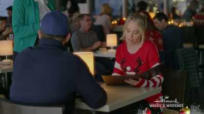 Um, may I please have
the peppermint latte - Time for Me to Come Home for Christmas