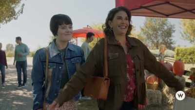 Um... Mom, did you just randomly
quit your job right now? - Mid-Love Crisis