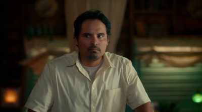 - Um...
- No, no. Nobody keeps the gold. - Dora and the Lost City of Gold