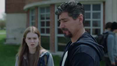 Um, no, that's, that's
okay, I can walk. - Abducted by My Teacher: The Elizabeth Thomas Story