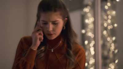 Um, sure I just
need to cancel my date. - Holiday Mismatch