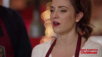 Um... Uh, fondant.
Fondant, that's what it needs. - A Dash of Christmas