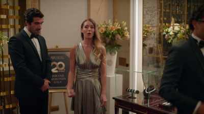 Um, we're not married. - A Paris Proposal