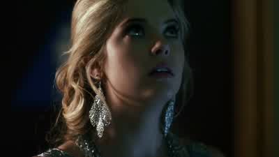 Um, why don't we split up? - Pretty Little Liars