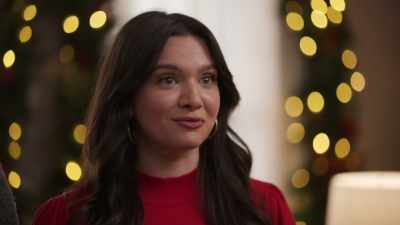 Um, if you see anything
that you like, we could-- - A Christmas Open House