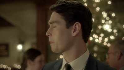 Umm, if you'll excuse me. - Meeting Mr. Christmas
