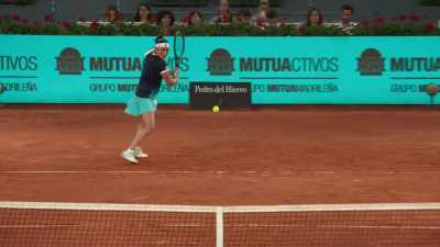 [umpire] Game, Jabeur. - Break Point