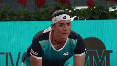 [umpire] Last set. - Break Point