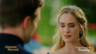 Un mic cadou în semn de mulțumire - A Royal Seaside Romance