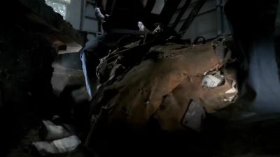 - Unbelievable.
- All right, let's move. - Prison Break