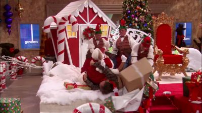 Uncle Andy,
Daddy's fighting
with Santa! - According to Jim