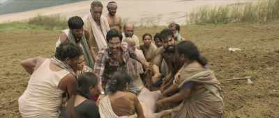 Uncle... Move aside, let him get some air - Rangasthalam