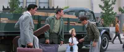 Uncle Walter, are we going
to ride on the monorail? - It Happened at the World's Fair