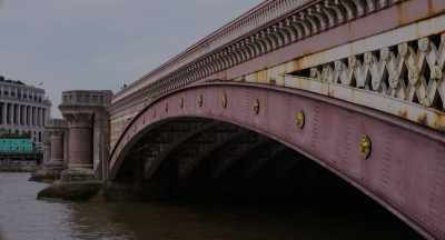 Under Blackfriars
Bridge, the water - Murder of God's Banker