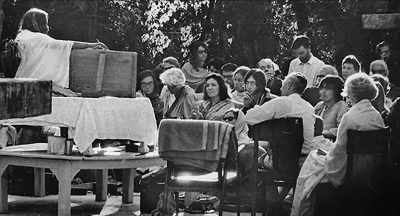 Under the tree, MAHESH Yogi and The Beatles. - The Beatles and India