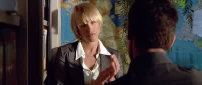 -Une minute. - Taxi