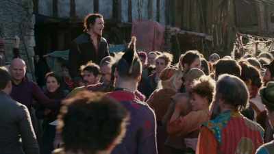 -Unfoul us...
-[ Shouting indistinctly ] - Will