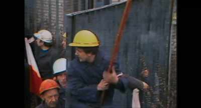 Union members locked
themselves into shipyards - Murder of God's Banker