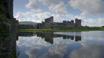 Unlike many castles, - Ancient Engineering