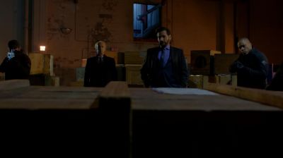 - Unlock it, please.
- Well, I don't have the... - The Strain