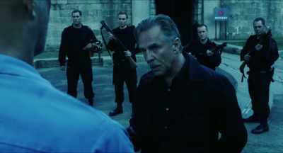 Unlock Mr. Thomas so that he
can change into his neons. - Brawl in Cell Block 99