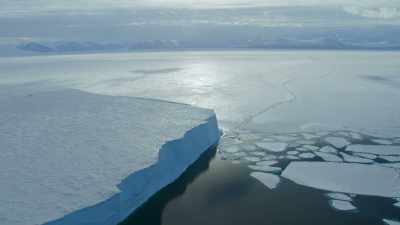 ..until, a few hundred
miles offshore, - Frozen Planet II