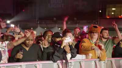-Until then, Lil Wayne fans will
have to take what they can get, - Impact x Nightline