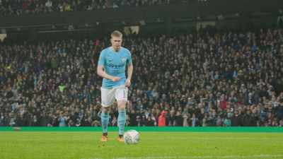 Up against Kevin De Bruyne, right-footed--
It went through his hands. - All or Nothing: Manchester City