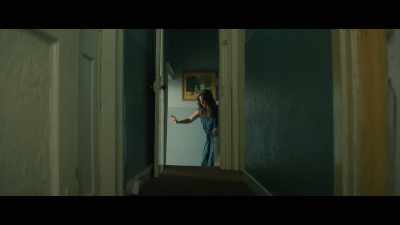 - Up, up.
- ♪ If I live to a hundred ♪ - Bodkin