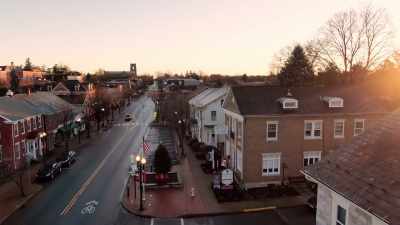 (upbeat country music) - Christmas Forgiveness