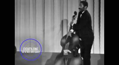 (upbeat jazz music) - Ron Carter: Finding the Right Notes