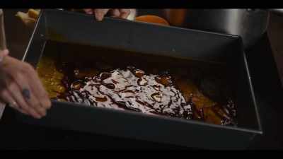 [upbeat music continues] - Street Food: USA
