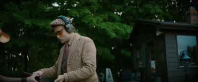 (upbeat music continues) - Young Werther