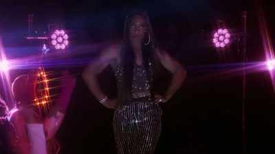 (upbeat music)
(people cheering) - Fighting to Be Me: The Dwen Curry Story