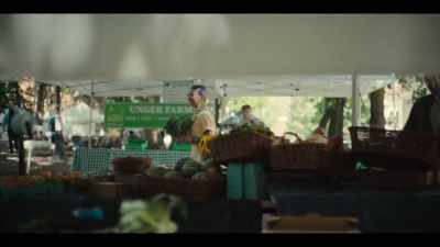 [upbeat music playing] - Street Food: USA