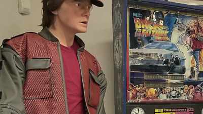 [upbeat music playing] - Expedition: Back To The Future
