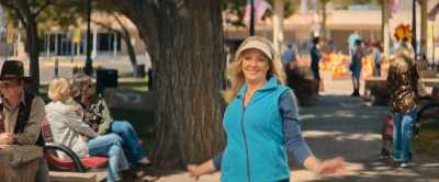 [upbeat music playing] - Barb and Star Go to Vista Del Mar