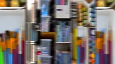 [upbeat music playing] - Get Organized with The Home Edit